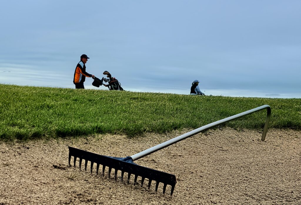 Golf bunker